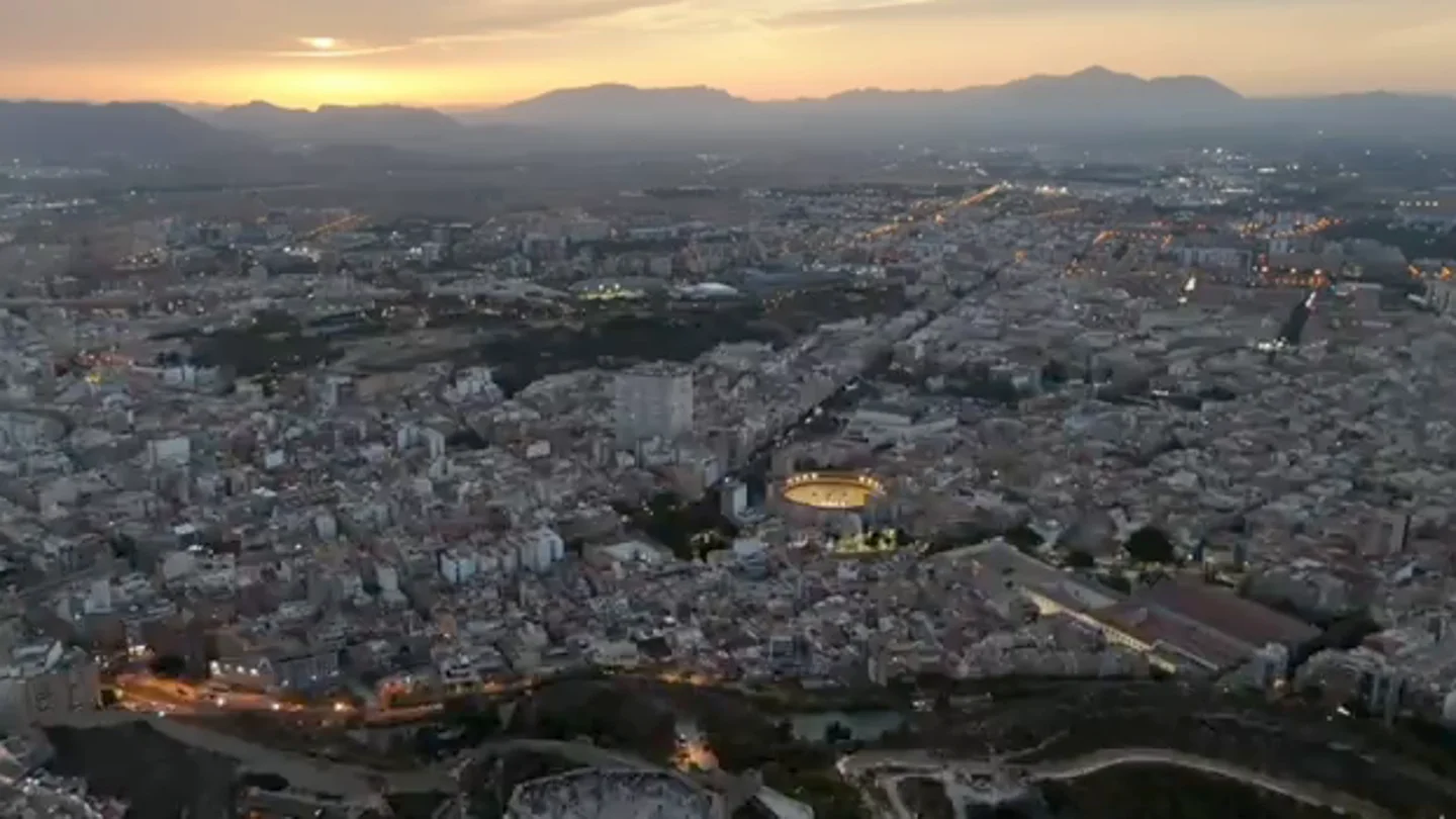 El eclipse en Alicante a vista de drone El eclipse en Alicante a vista de drone