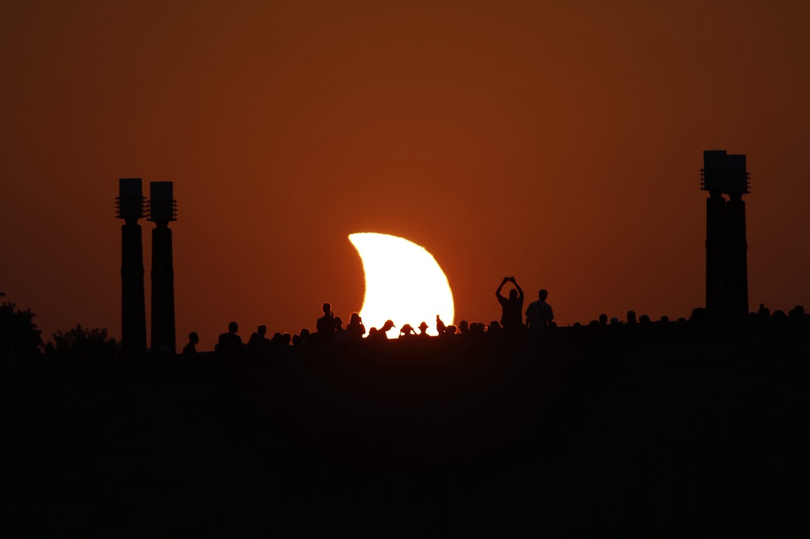 El impacto económico en Zaragoza por el eclipse alcanza los 13,6 millones El impacto económico en Zaragoza por el eclipse alcanza los 13,6 millones