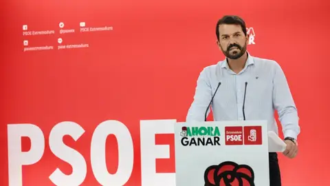 El PSOE exige a Guardiola que garantice el transporte escolar y lamenta la "incertidumbre" en las familias El PSOE exige a Guardiola que garantice el transporte escolar y lamenta la "incertidumbre" en las familias