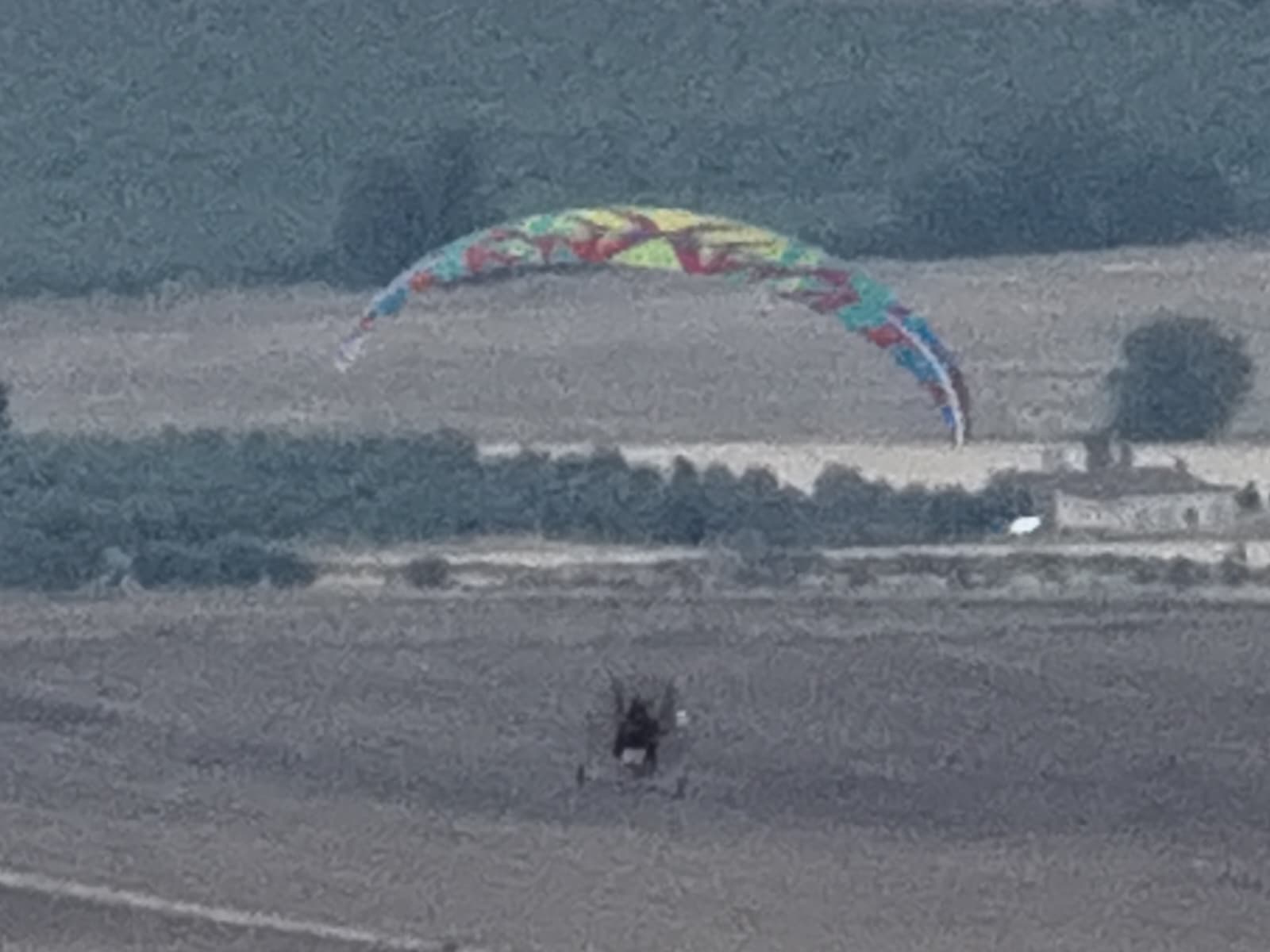VÍDEO: Abren expediente a pilotos de tres paramotores por sobrevolar Alarcos en Ciudad Real VÍDEO: Abren expediente a pilotos de tres paramotores por sobrevolar Alarcos en Ciudad Real