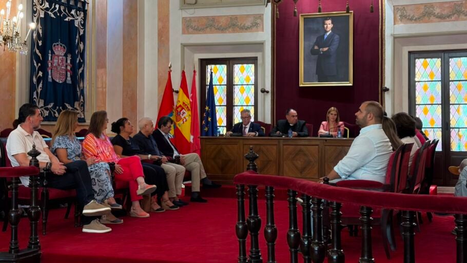 Presentaci&oacute;n del IV Congreso Nacional de Semana Santa y Ciudades Patrimonio de la Humanidad de Espa&ntilde;a en el Sal&oacute;n de Plenos del Ayuntamiento de Alcal&aacute; de Henares