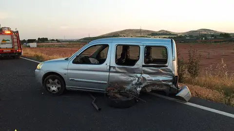 Estado en el que quedó uno de los vehículos accidentados Estado en el que quedó uno de los vehículos accidentados