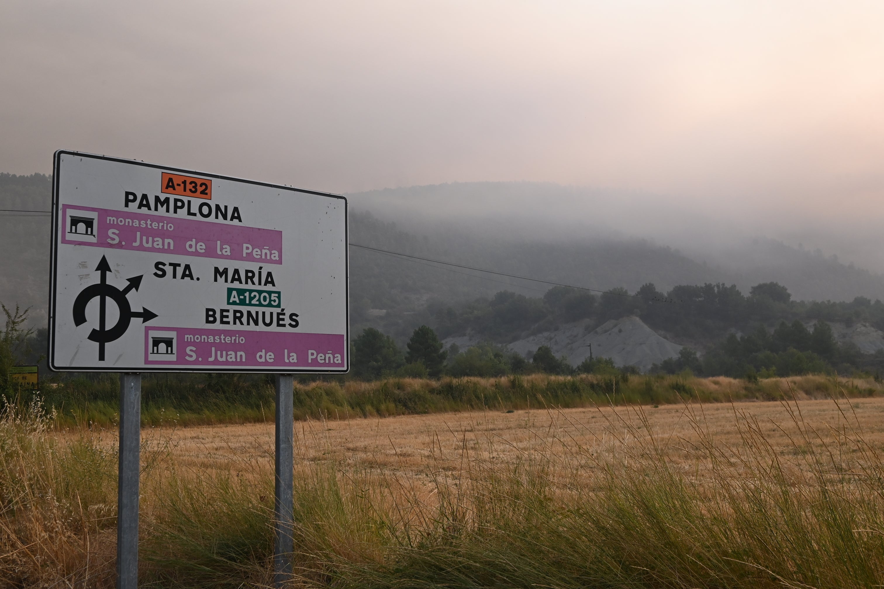Avanza sin control el Incendio en Niebla y Las Peñas de Riglos Avanza sin control el Incendio en Niebla y Las Peñas de Riglos