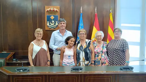 El Alcalde Marcos Zaragoza recibe una niña saharaui que pasa las vacaciones en Villajoyosa El Alcalde Marcos Zaragoza recibe una niña saharaui que pasa las vacaciones en Villajoyosa