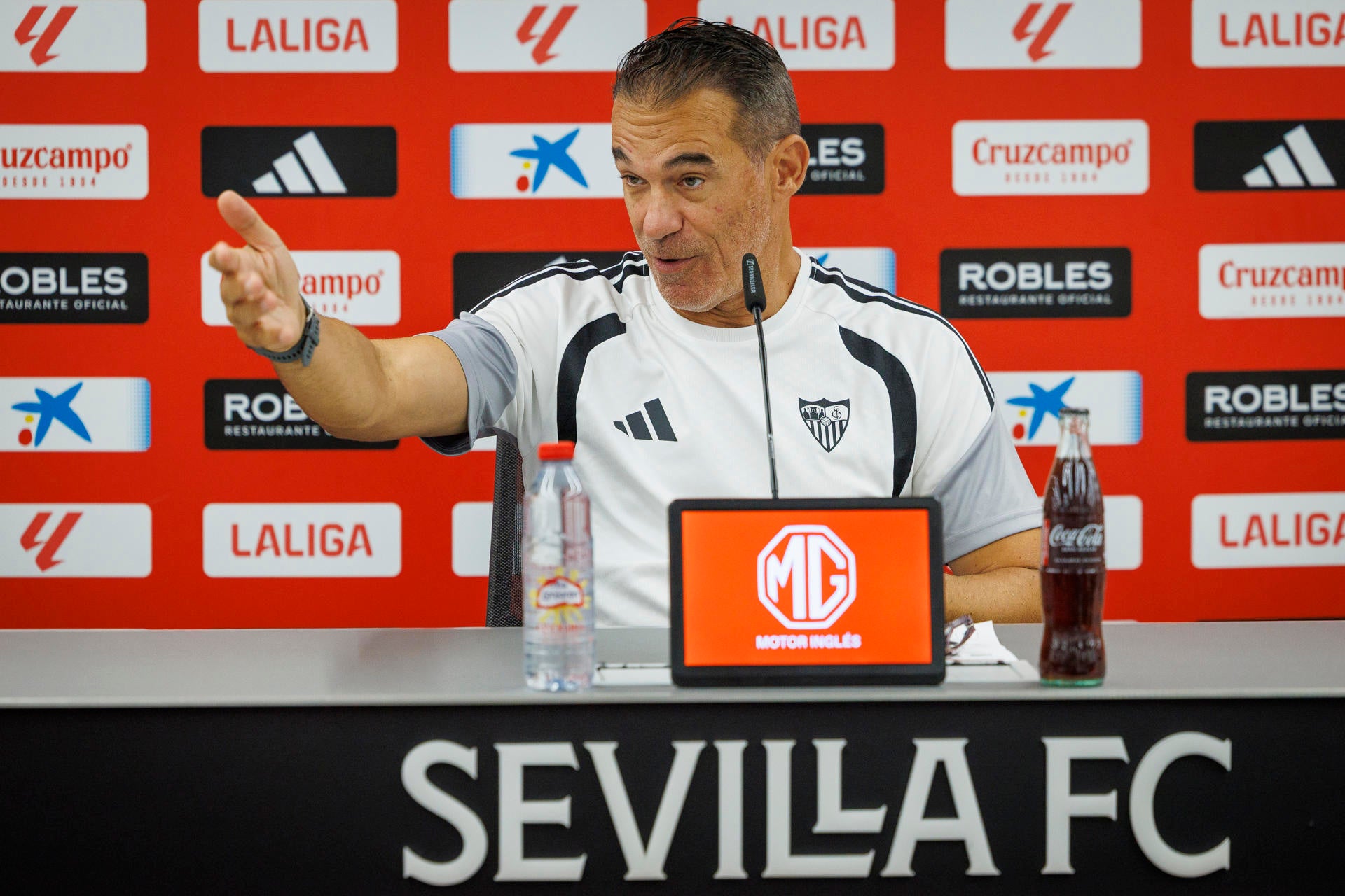 García Plaza: "Nos hacen falta más jugadores" García Plaza: "Nos hacen falta más jugadores"
