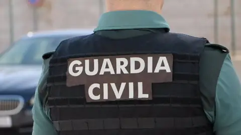 La Guardia Civil busca al autor de un atraco a una sucursal bancaria en Tiétar La Guardia Civil busca al autor de un atraco a una sucursal bancaria en Tiétar