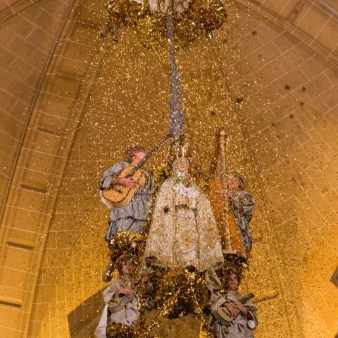 Imagen de archivo de la coronación de la Virgen durante el Misteri.
