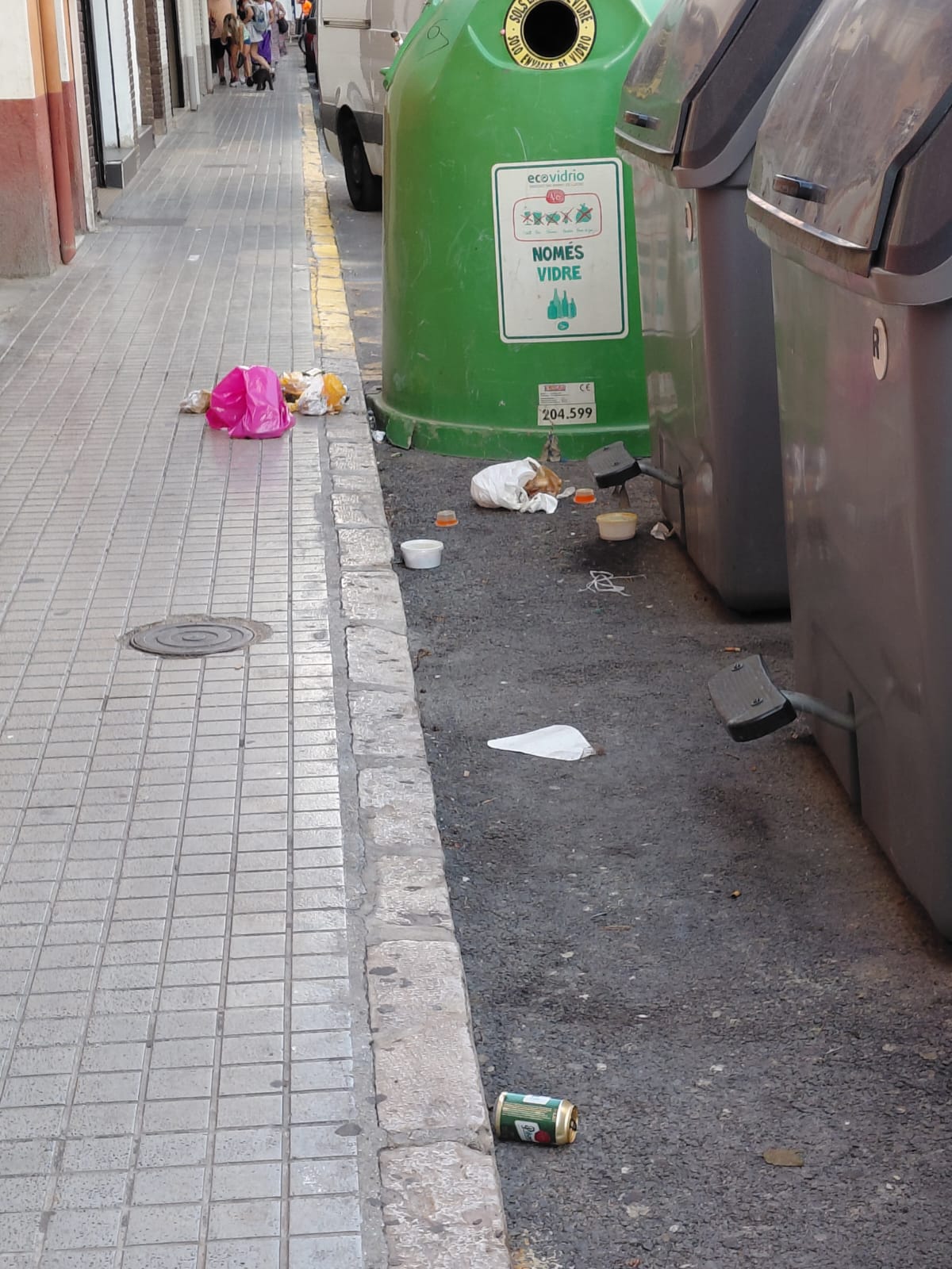 El PSOE denuncia el deterioro de la limpieza en La Vila y exige al gobierno local los refuerzos adecuados a la altura de un municipio turístico El PSOE denuncia el deterioro de la limpieza en La Vila y exige al gobierno local los refuerzos adecuados a la altura de un municipio turístico