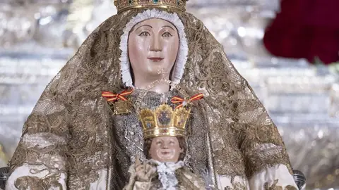 La Virgen de los Reyes procesiona este 15 de agosto en el 80 aniversario de su patronazgo La Virgen de los Reyes procesiona este 15 de agosto en el 80 aniversario de su patronazgo