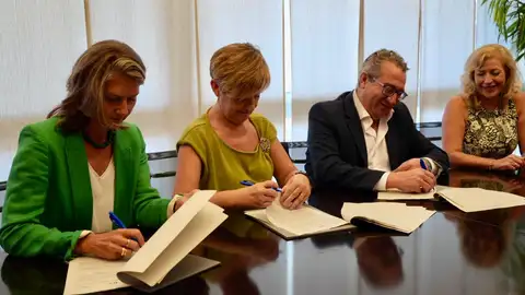 La Generalitat y Benidorm firman el convenio para la construcción de la segunda fase del centro cultural de la localidad La Generalitat y Benidorm firman el convenio para la construcción de la segunda fase del centro cultural de la localidad