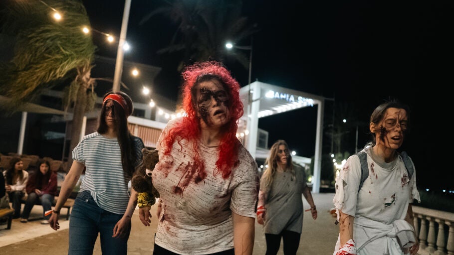 Imagen de varios participantes del evento 'Survival Zombie'/ CC BAH&Iacute;A SUR/Europa Press