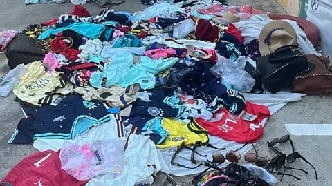 Intervenidos más de 3.000 objetos en un operativo contra la venta ambulante en el Parc de la Mar Intervenidos más de 3.000 objetos en un operativo contra la venta ambulante en el Parc de la Mar