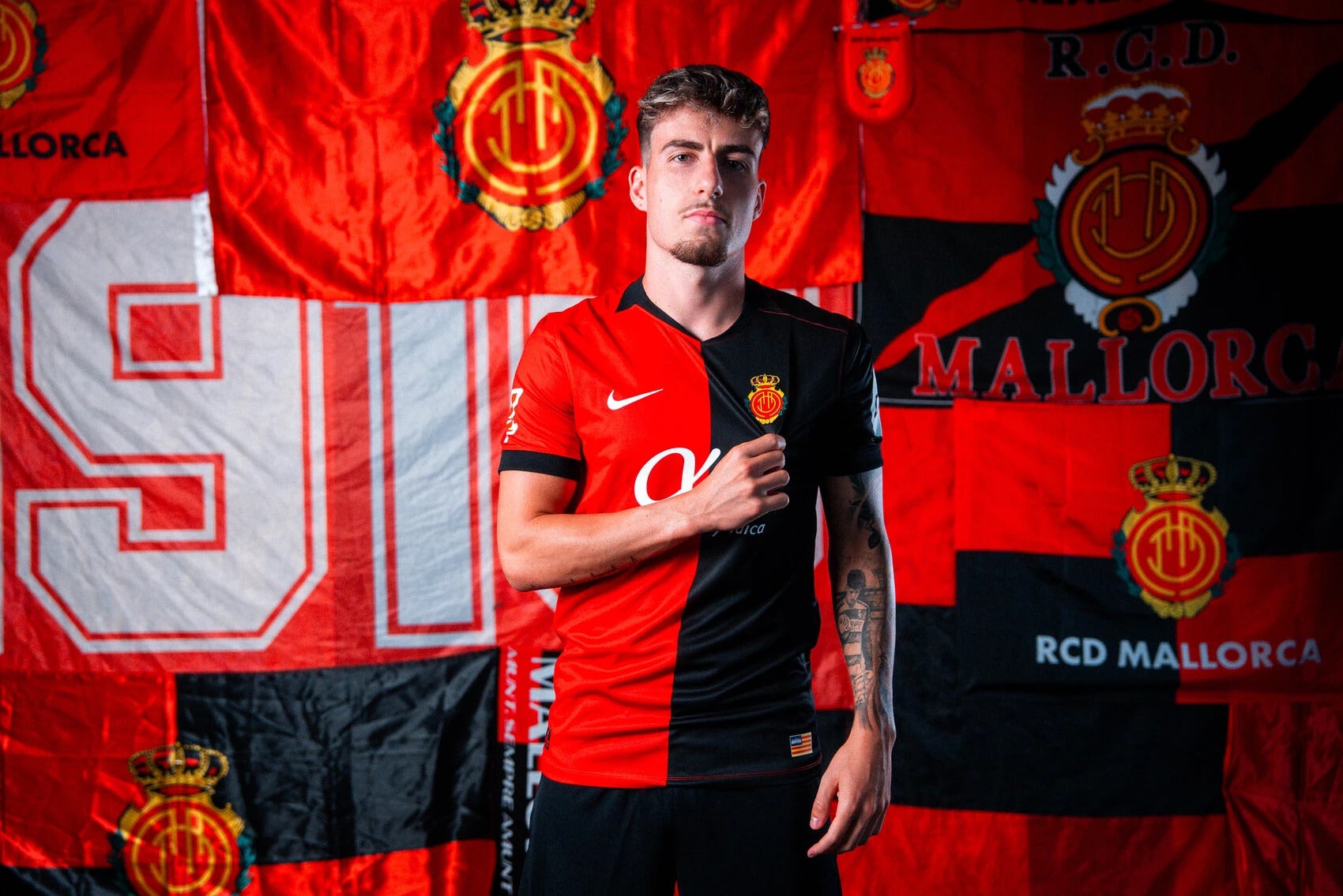 El Mallorca incorpora a Adrián Liso y dice adiós a Johan Mojica El Mallorca incorpora a Adrián Liso y dice adiós a Johan Mojica