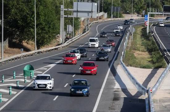Tráfico prevé 390.000 desplazamientos en Aragón durante el fin de semana Tráfico prevé 390.000 desplazamientos en Aragón durante el fin de semana