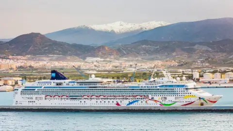 El Puerto de Motril cerrará una temporada récord de cruceros con más de 47.000 pasajeros El Puerto de Motril cerrará una temporada récord de cruceros con más de 47.000 pasajeros