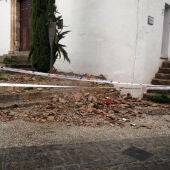 Destrozos en la tejado de la torre de la Iglesia de San Miguel el Bajo, en el Albaicín