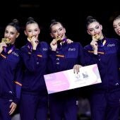 El conjunto español de gimnasia rítmica se ha proclamado este sábado campeón del mundo en el concurso completo en Fráncfort (Alemania) y sella el billete directo para los Juegos Olímpicos de Los Ángeles 2028.