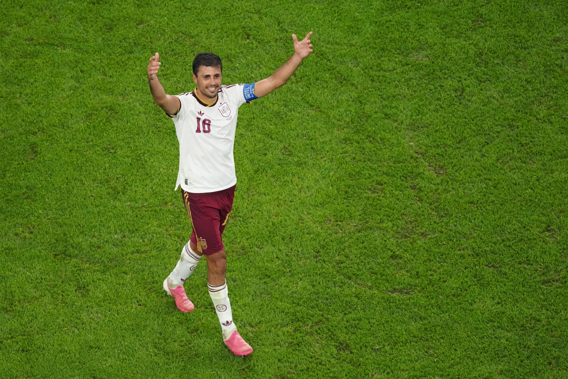 Rodri pone rumbo al Barça: el club catalán y el Manchester City llegan a un acuerdo para el traspaso del jugador español Rodri pone rumbo al Barça: el club catalán y el Manchester City llegan a un acuerdo para el traspaso del jugador español