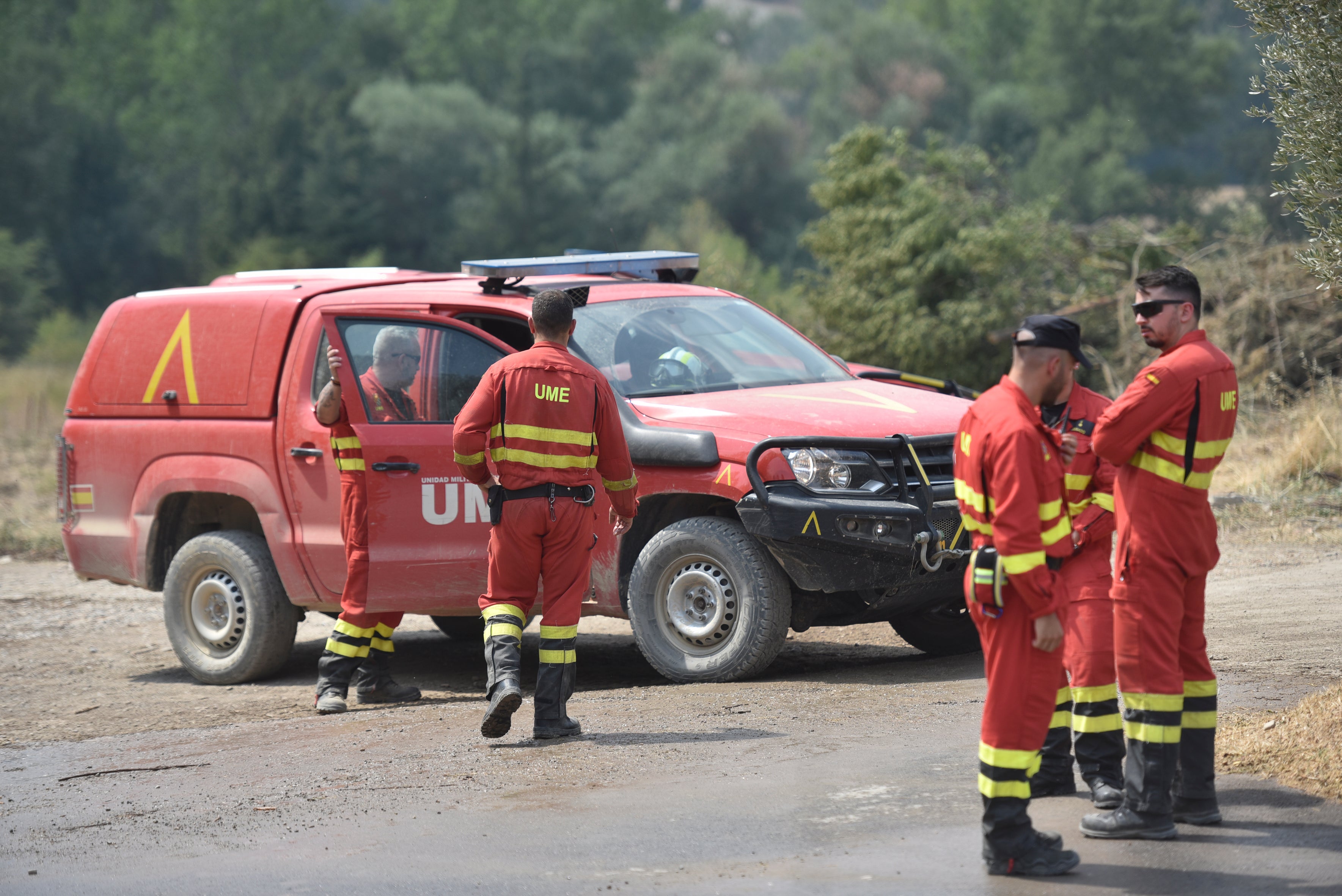 Militares de la UME durante las labores de extinción de un incendio forestal. Imagen de archivo. Militares de la UME durante las labores de extinción de un incendio forestal. Imagen de archivo.