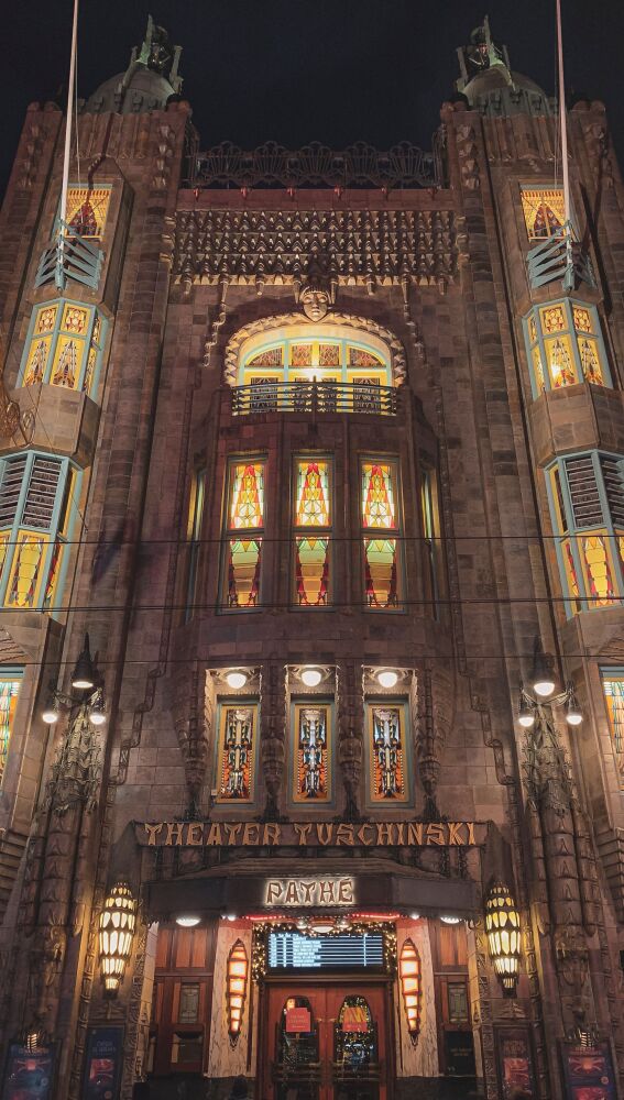 El imponente Teatro Tuschinski de Ámsterdam