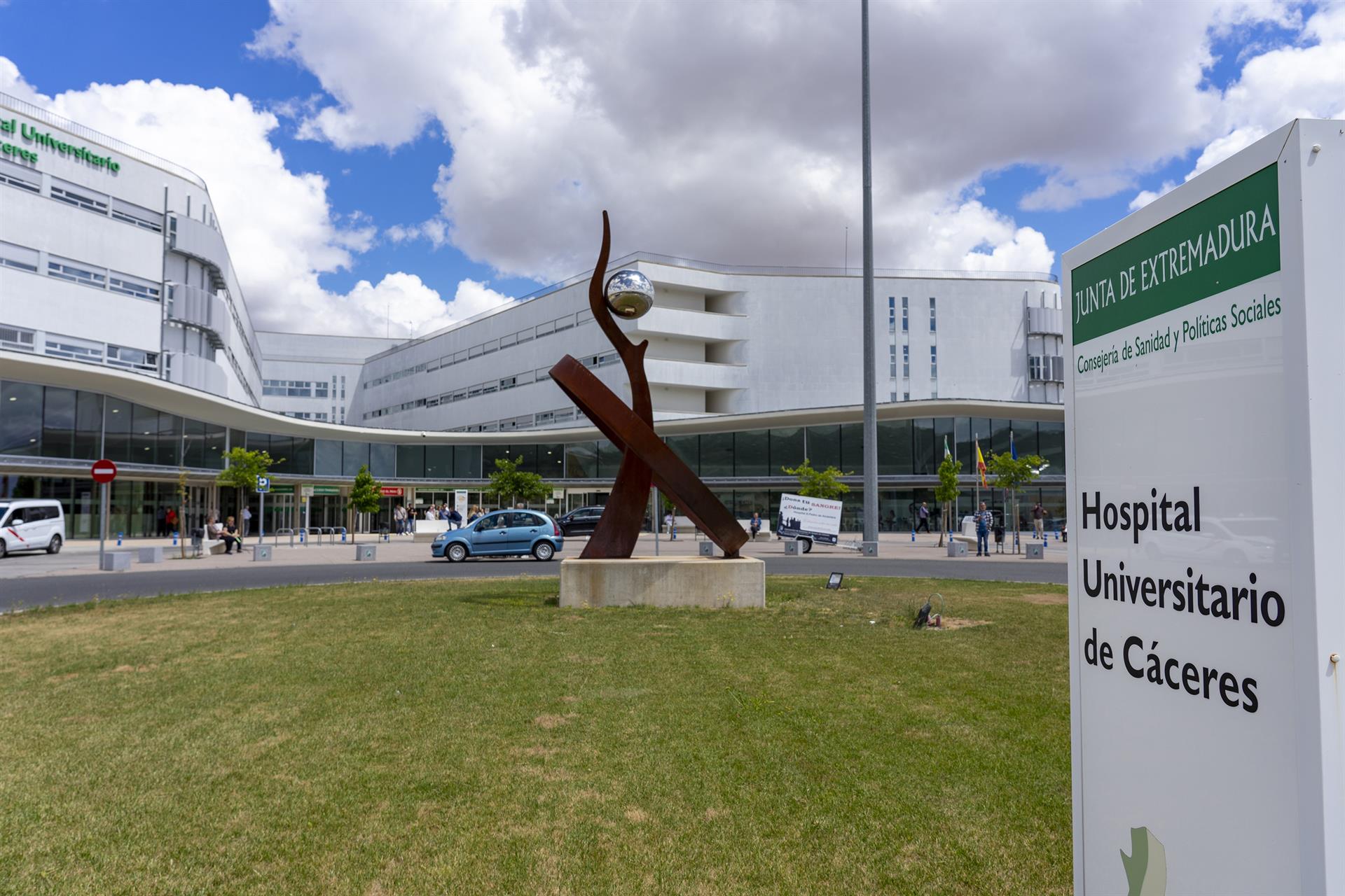 Un hombre, de 47 años, herido menos grave al sufrir un accidente con un patinete en Cáceres Un hombre, de 47 años, herido menos grave al sufrir un accidente con un patinete en Cáceres