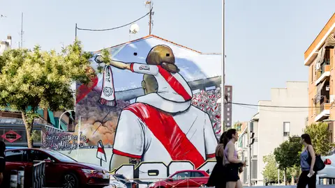 Grafitti frente al Estadio de Vallecas, a 29 de julio de 2026, en Madrid (España). Grafitti frente al Estadio de Vallecas, a 29 de julio de 2026, en Madrid (España).
