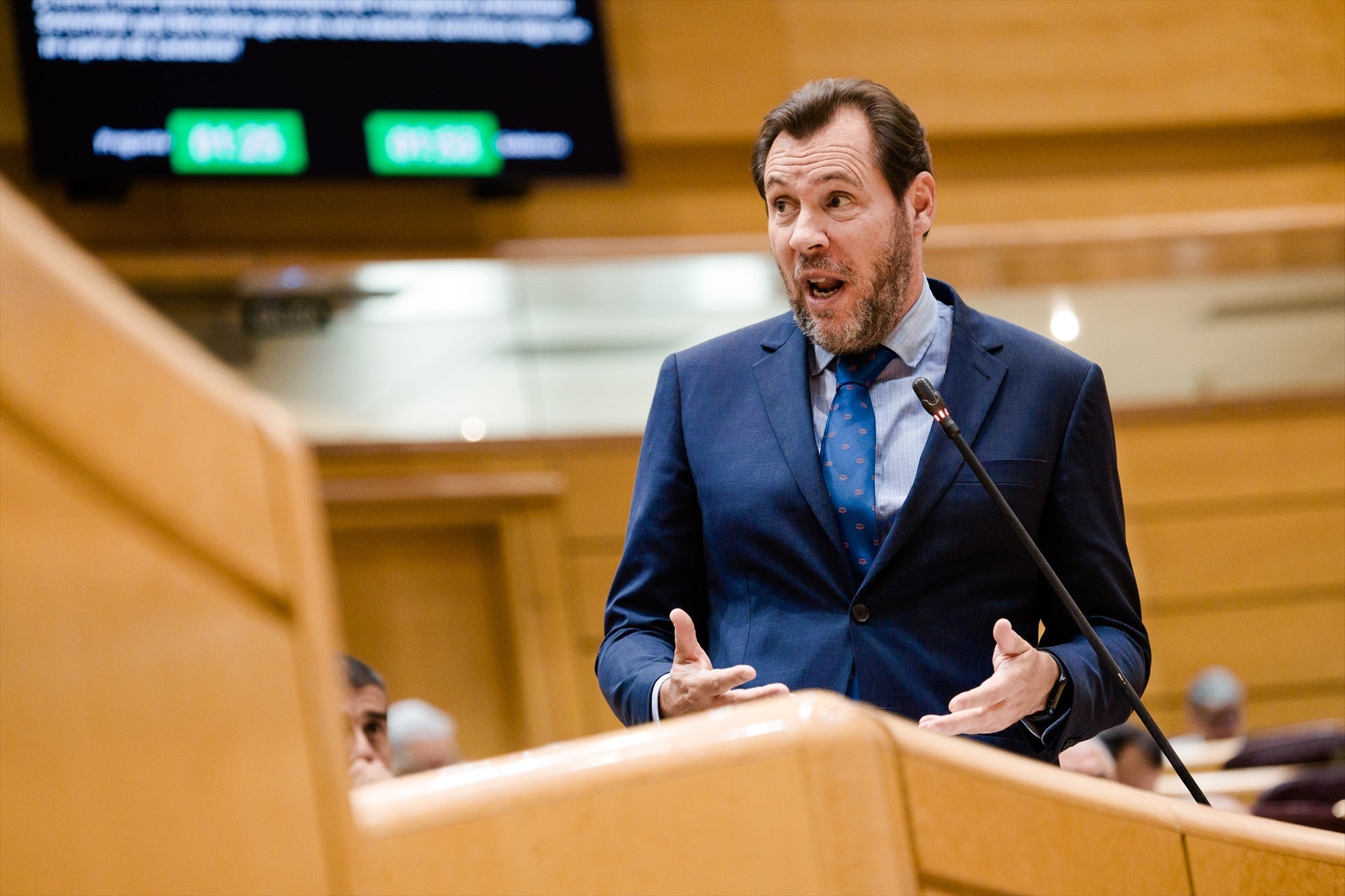 Óscar Puente vuelve a criticar al rey Felipe VI por su foto con Negre: "El jefe del Estado que tengo en mi cabeza no le tocaría ni con un palo" Óscar Puente vuelve a criticar al rey Felipe VI por su foto con Negre: "El jefe del Estado que tengo en mi cabeza no le tocaría ni con un palo"