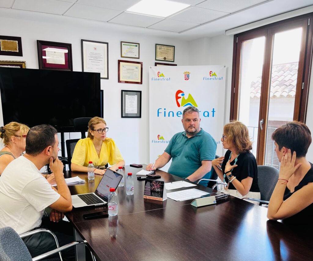 Finestrat pone en marcha una nueva edición del Bono Consumo con una dotación de 182.930 euros de la Diputación para incentivar las compras en establecimientos locales Finestrat pone en marcha una nueva edición del Bono Consumo con una dotación de 182.930 euros de la Diputación para incentivar las compras en establecimientos locales
