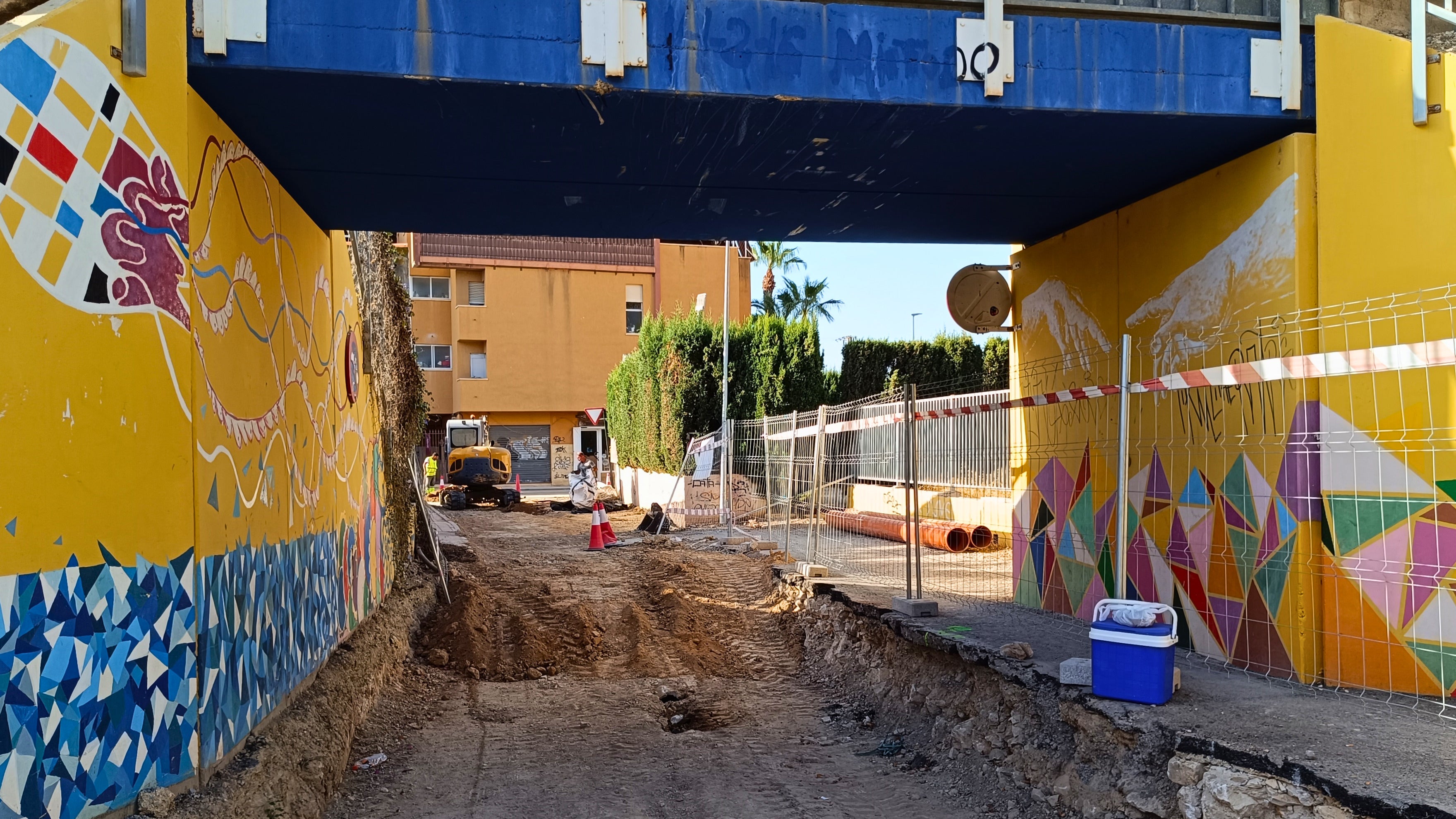 Avanzan las obras del acceso al IES Marcos Zaragoza de Villajoyosa que contará con un nuevo paso inferior y una rotonda Avanzan las obras del acceso al IES Marcos Zaragoza de Villajoyosa que contará con un nuevo paso inferior y una rotonda