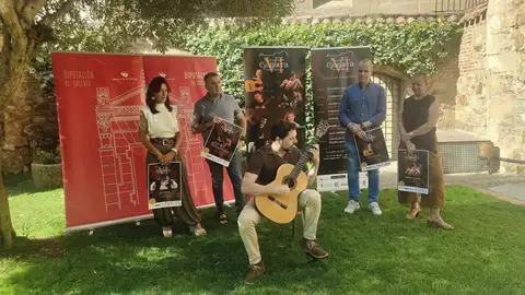 El VI Festival Internacional de Guitarra ofrece ocho conciertos en seis localidades de la provincia de Cáceres El VI Festival Internacional de Guitarra ofrece ocho conciertos en seis localidades de la provincia de Cáceres