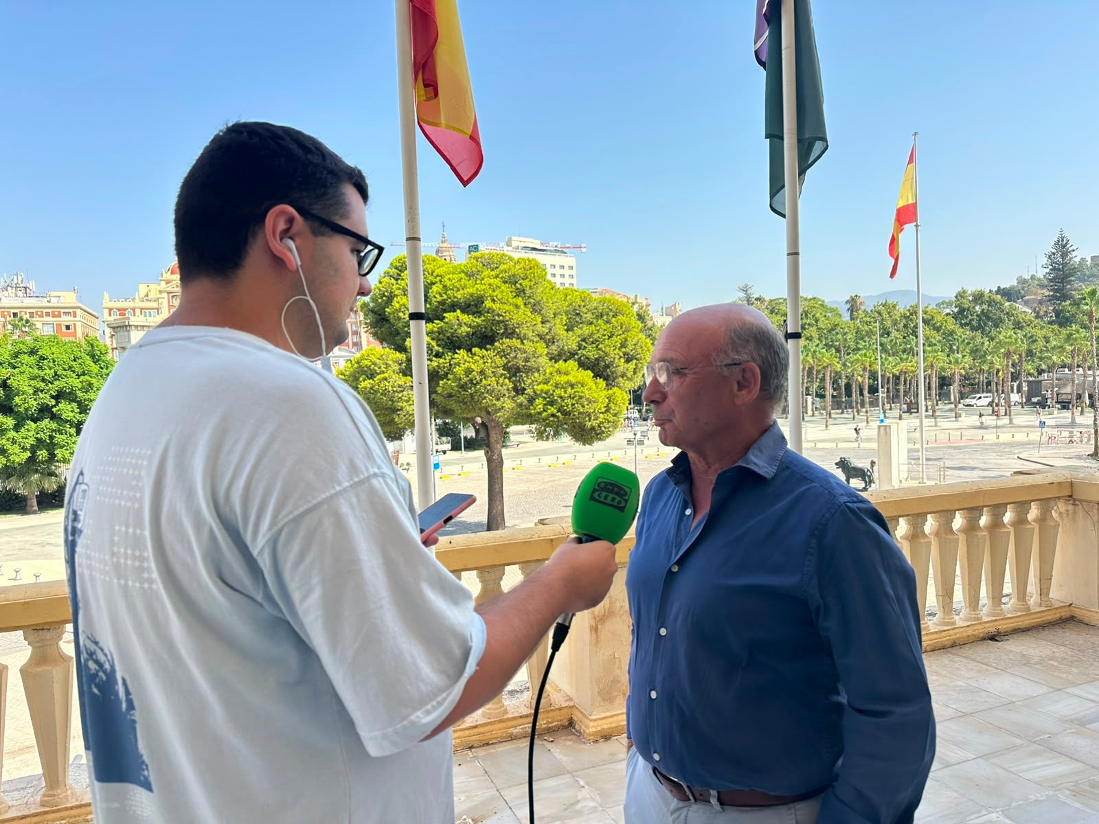 Carlos Rubio, presidente de la Autoridad Portuaria: "Es el primer año que coinciden cuatro cruceros en un día en la Feria de Málaga" Carlos Rubio, presidente de la Autoridad Portuaria: "Es el primer año que coinciden cuatro cruceros en un día en la Feria de Málaga"