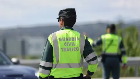 Muere un hombre de 29 años atropellado por un furgón mientras cambiaba una rueda en la A4 en Carmona Muere un hombre de 29 años atropellado por un furgón mientras cambiaba una rueda en la A4 en Carmona