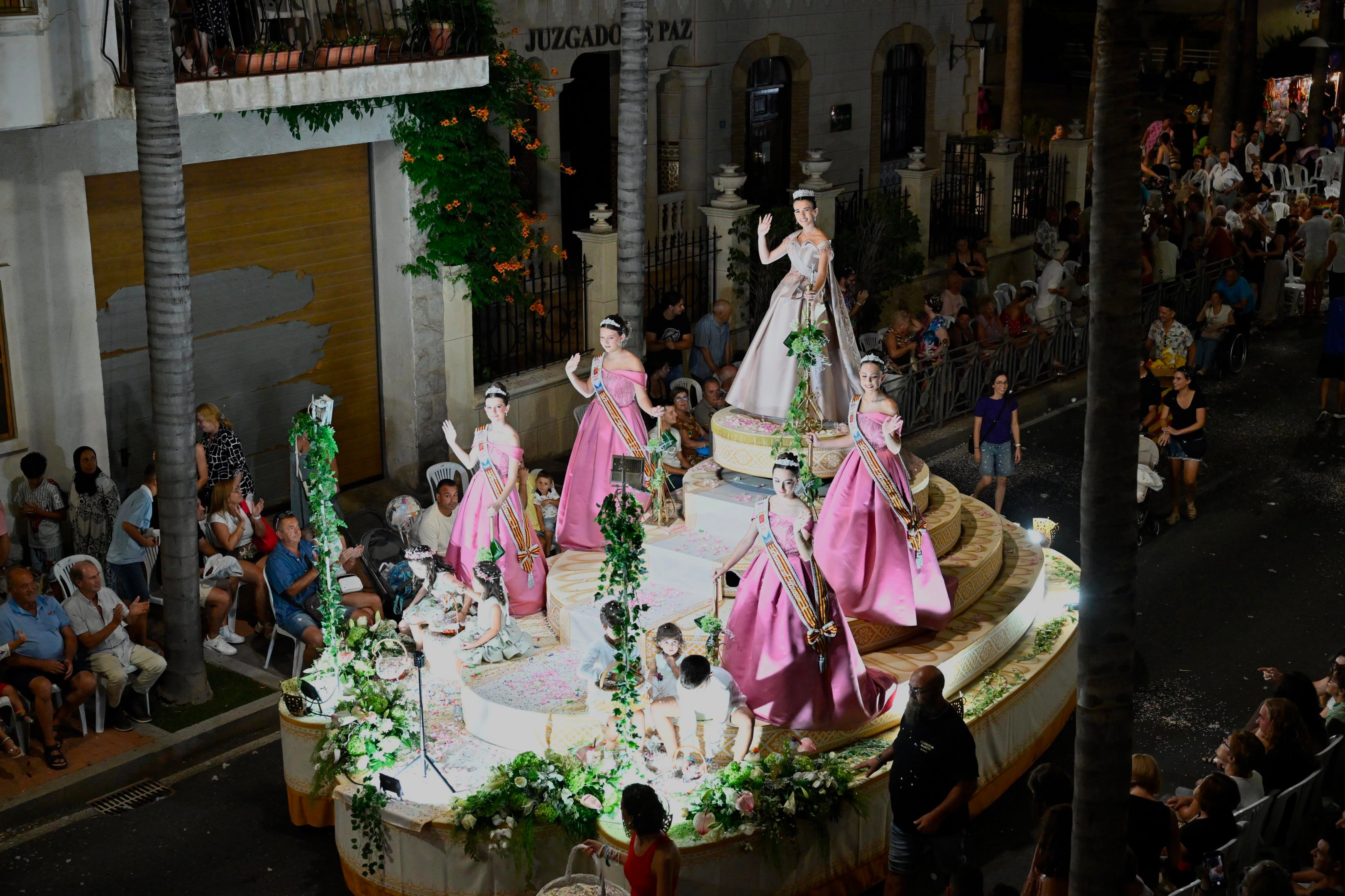 La “Cabalgata de Disfraces” llenó de colorido La Nucía La “Cabalgata de Disfraces” llenó de colorido La Nucía