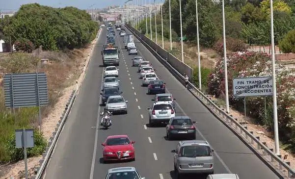Bárbara Soler: "Los ciudadanos deben saber que el Ministerio ultima la redacción del trazado para desdoblar 4,5 km de la N-332" Bárbara Soler: "Los ciudadanos deben saber que el Ministerio ultima la redacción del trazado para desdoblar 4,5 km de la N-332"