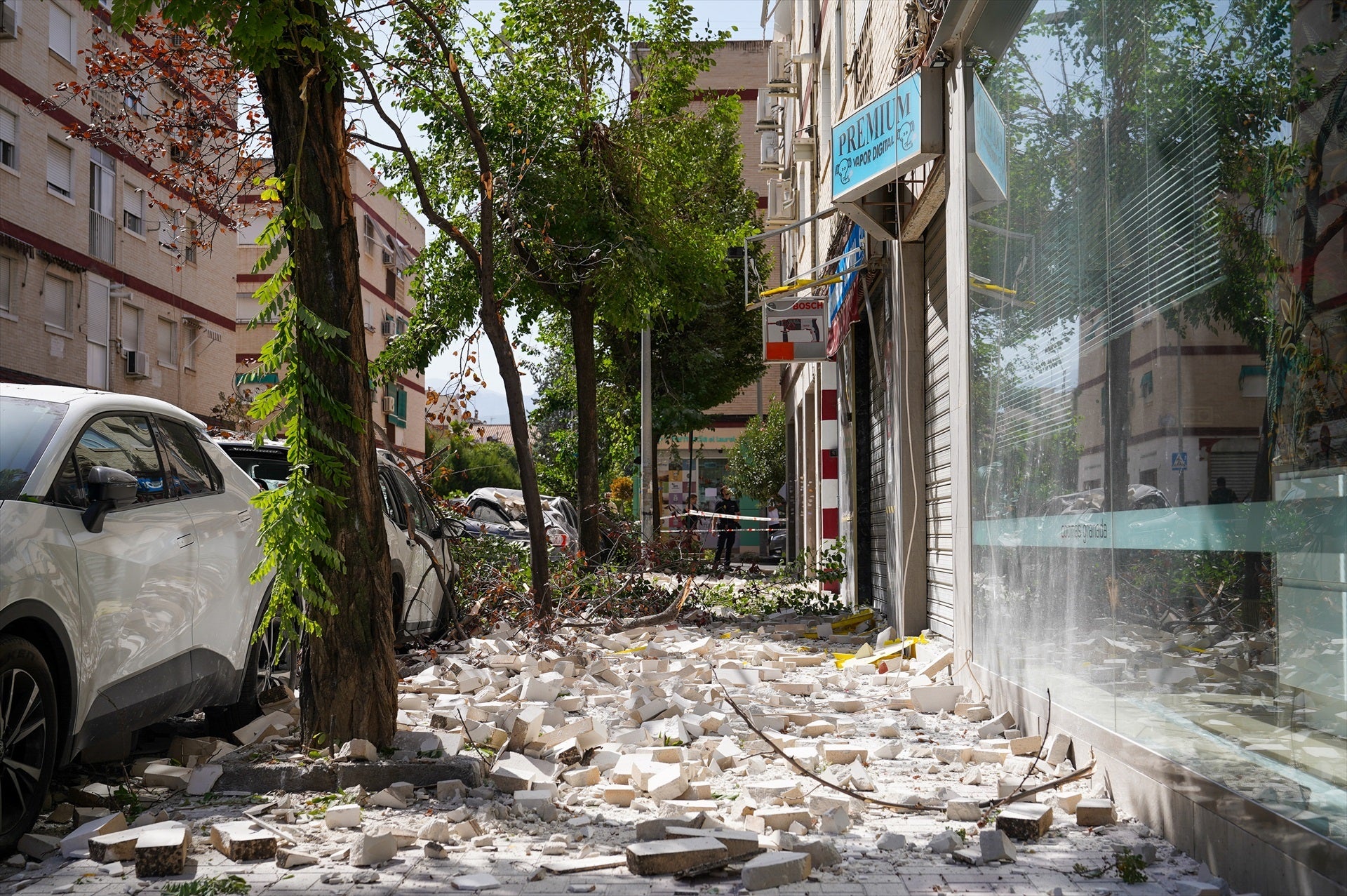 Varios terremotos vuelven a sacudir Granada y causan al menos tres heridos Varios terremotos vuelven a sacudir Granada y causan al menos tres heridos