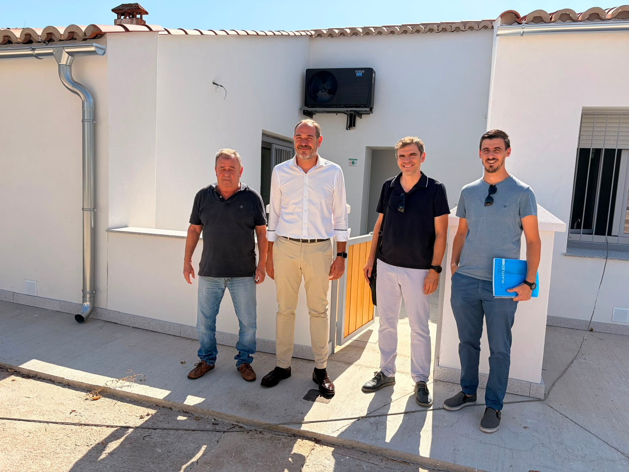 El aval Joven alcanza los 2.431 beneficiarios en Extremadura y moviliza más de 143 millones de euros El aval Joven alcanza los 2.431 beneficiarios en Extremadura y moviliza más de 143 millones de euros