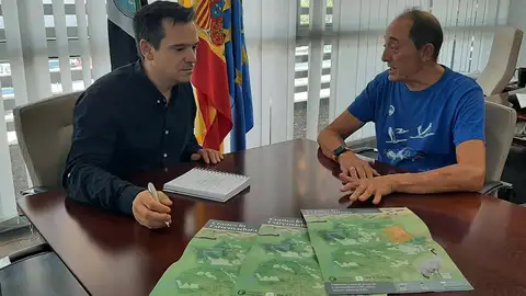 La Junta de Extremadura estudia vías de colaboración para atraer viajeros interesados en la observación de grullas La Junta de Extremadura estudia vías de colaboración para atraer viajeros interesados en la observación de grullas
