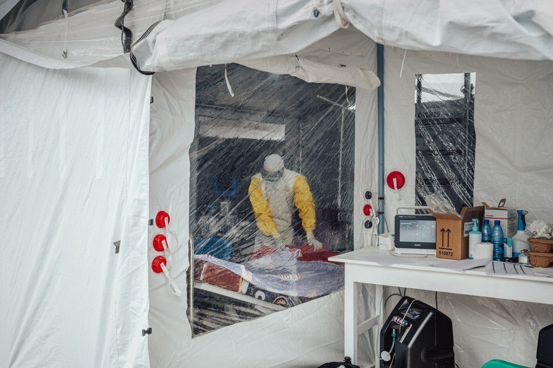Alerta sanitaria en África: el brote de ébola en el Congo podría ser tres veces mayor Alerta sanitaria en África: el brote de ébola en el Congo podría ser tres veces mayor