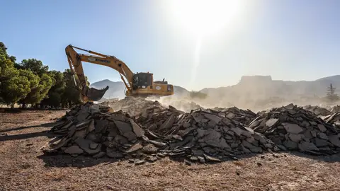Elda comienza las obras para el nuevo parque de bomberos en una parcela de más de 14.000 metros cuadrados. Elda comienza las obras para el nuevo parque de bomberos en una parcela de más de 14.000 metros cuadrados.