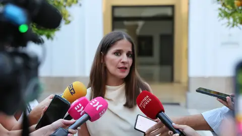 PSOE: “La dimisión de la coordinadora de Urgencias de Cáceres es la muestra más evidente del caos en la gestión sanitaria” PSOE: “La dimisión de la coordinadora de Urgencias de Cáceres es la muestra más evidente del caos en la gestión sanitaria”