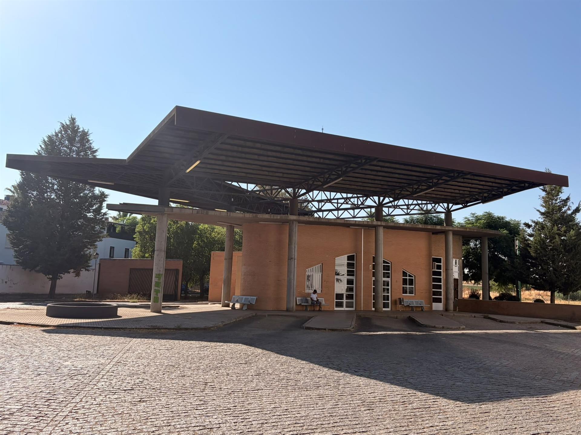 La Junta culmina la modernización de la estación de autobuses de Villafranca de los Barros tras invertir 83.600 euros La Junta culmina la modernización de la estación de autobuses de Villafranca de los Barros tras invertir 83.600 euros
