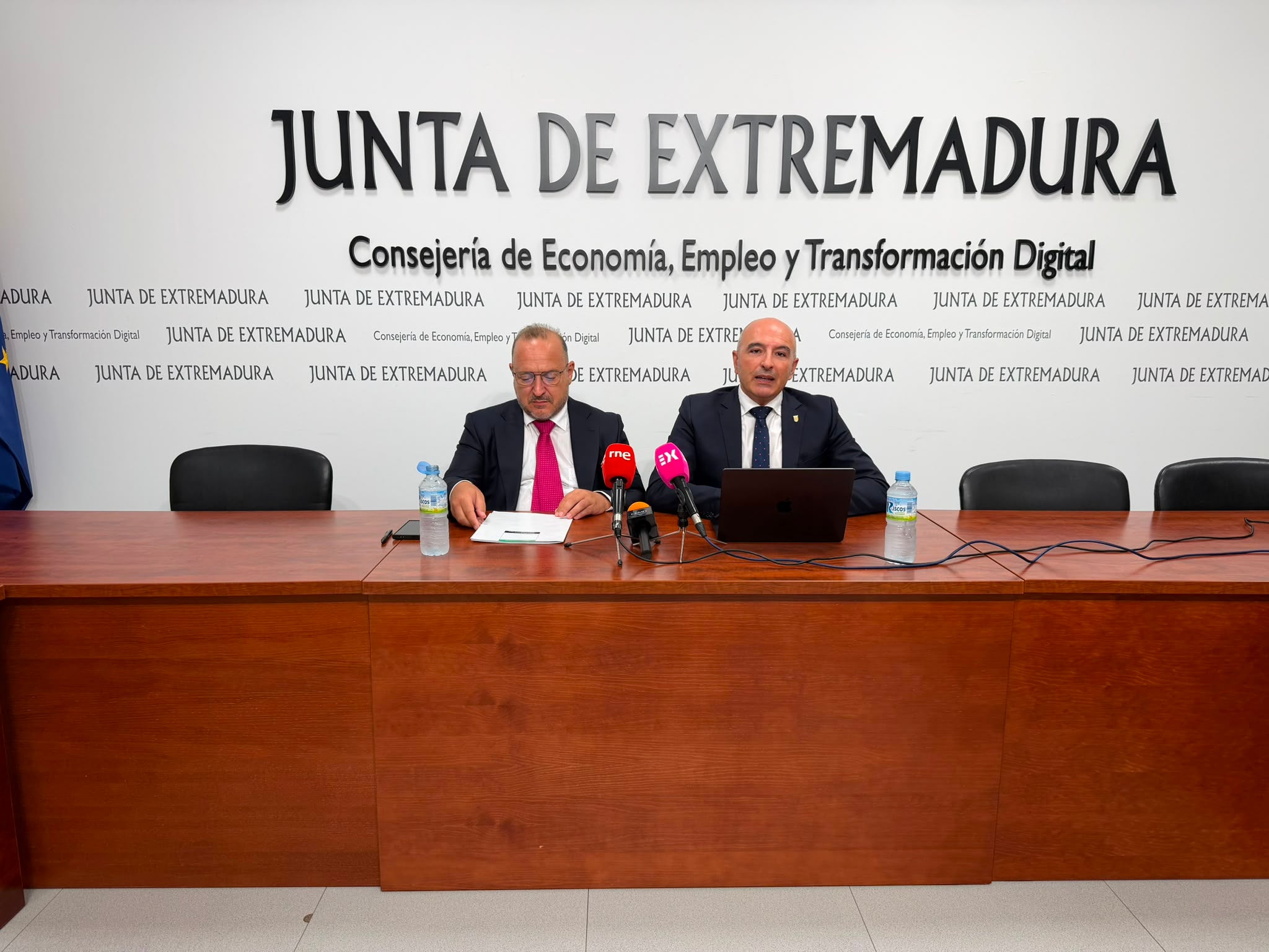 La Junta de Extremadura impulsa la tercera edición de Potencial Digital con más de 40 ponentes y 40 empresas participantes La Junta de Extremadura impulsa la tercera edición de Potencial Digital con más de 40 ponentes y 40 empresas participantes