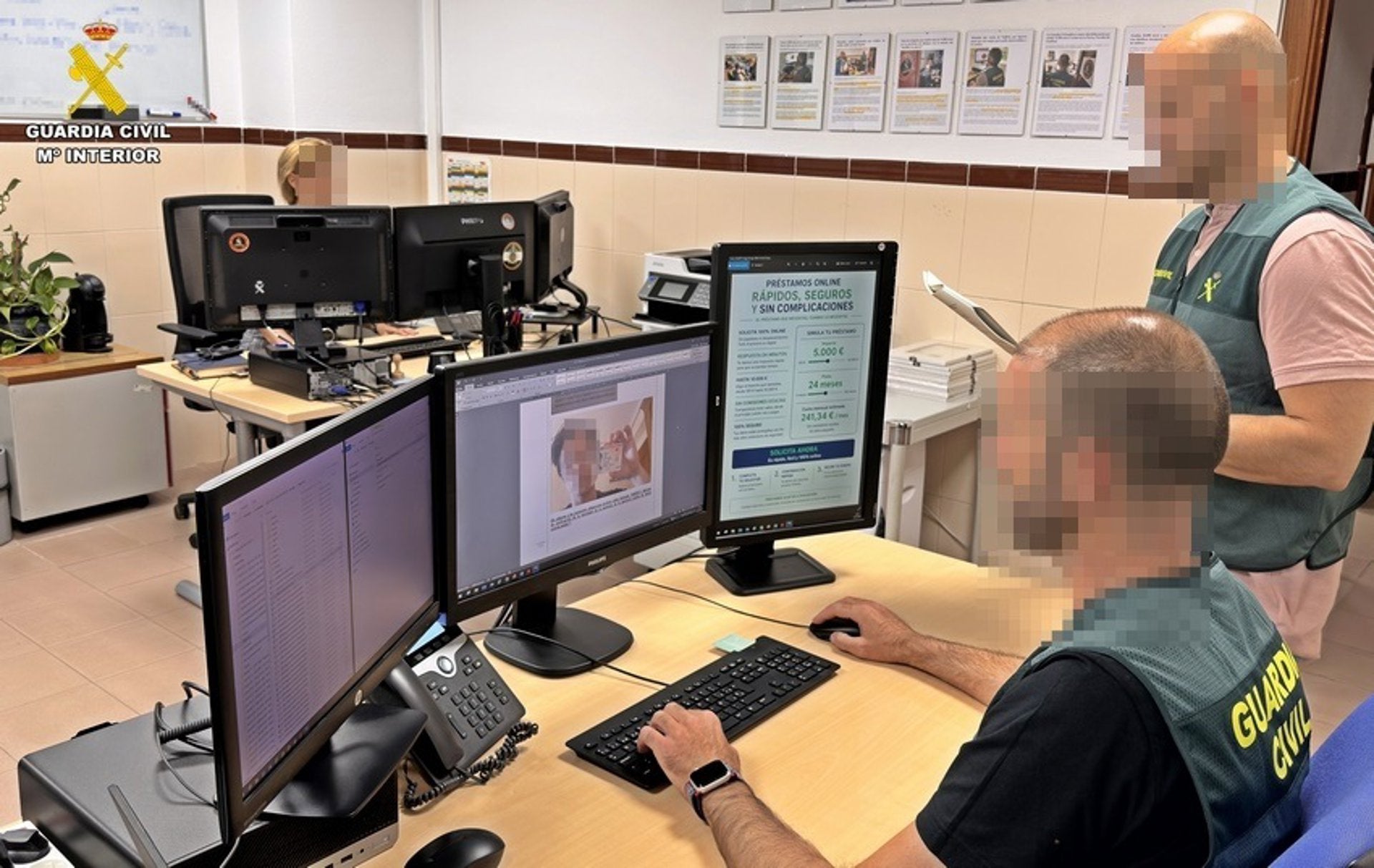 Ocho investigados por una estafa de más de 75.000 euros en Berlanga con falsos préstamos "online" Ocho investigados por una estafa de más de 75.000 euros en Berlanga con falsos préstamos "online"
