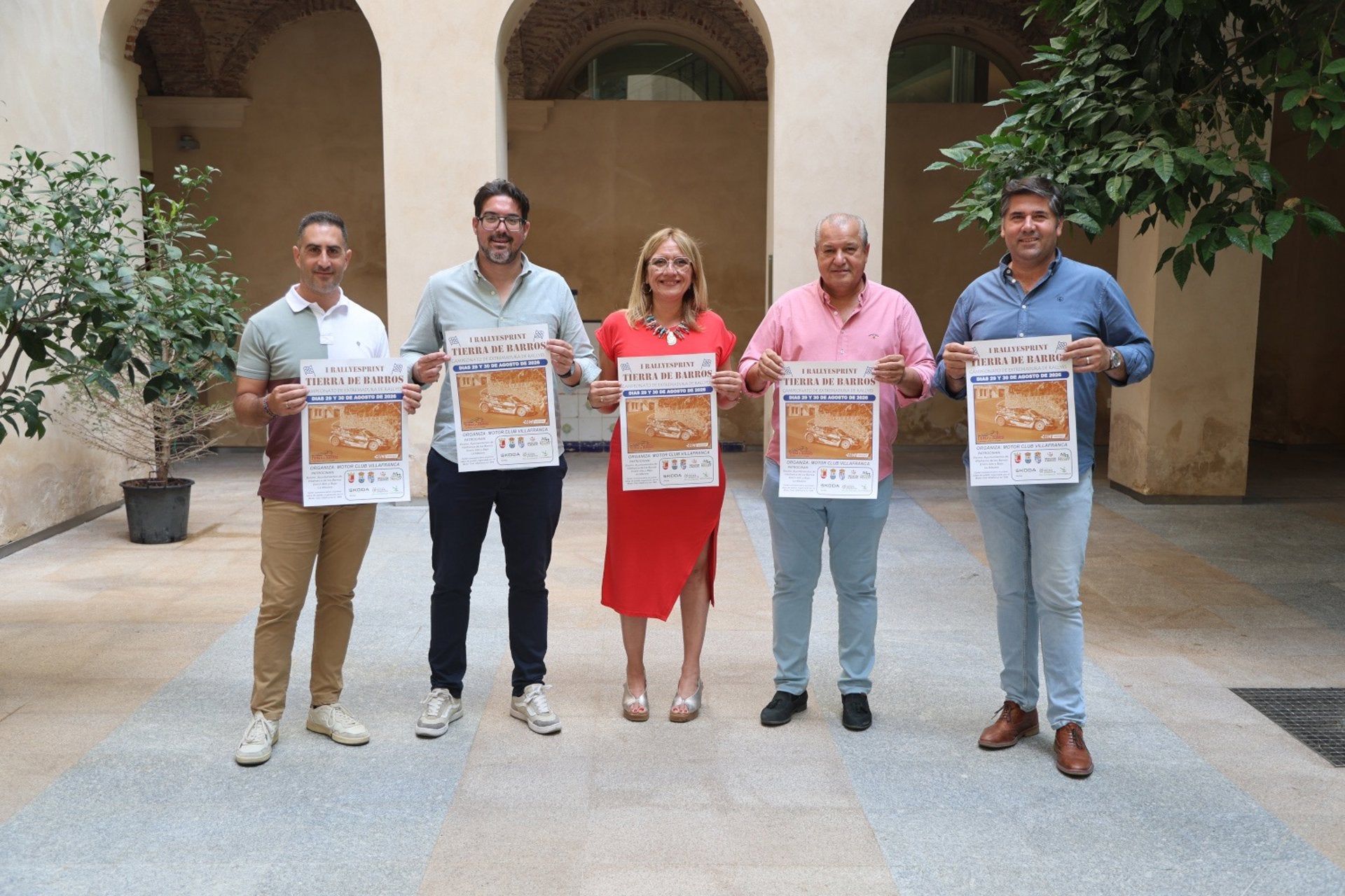 El Rallyesprint de Tierra de Barros se estrena con 50 pilotos, un trazado de 176 kilómetros y tres tramos cronometrados El Rallyesprint de Tierra de Barros se estrena con 50 pilotos, un trazado de 176 kilómetros y tres tramos cronometrados