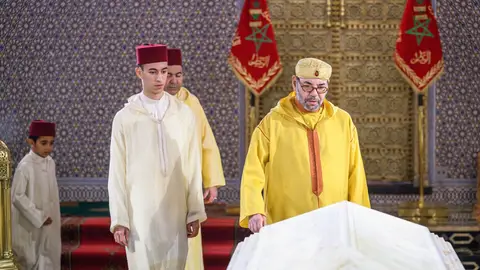 El rey Mohamed VI de Marruecos y su heredero, el príncipe Moulay Hasán El rey Mohamed VI de Marruecos y su heredero, el príncipe Moulay Hasán