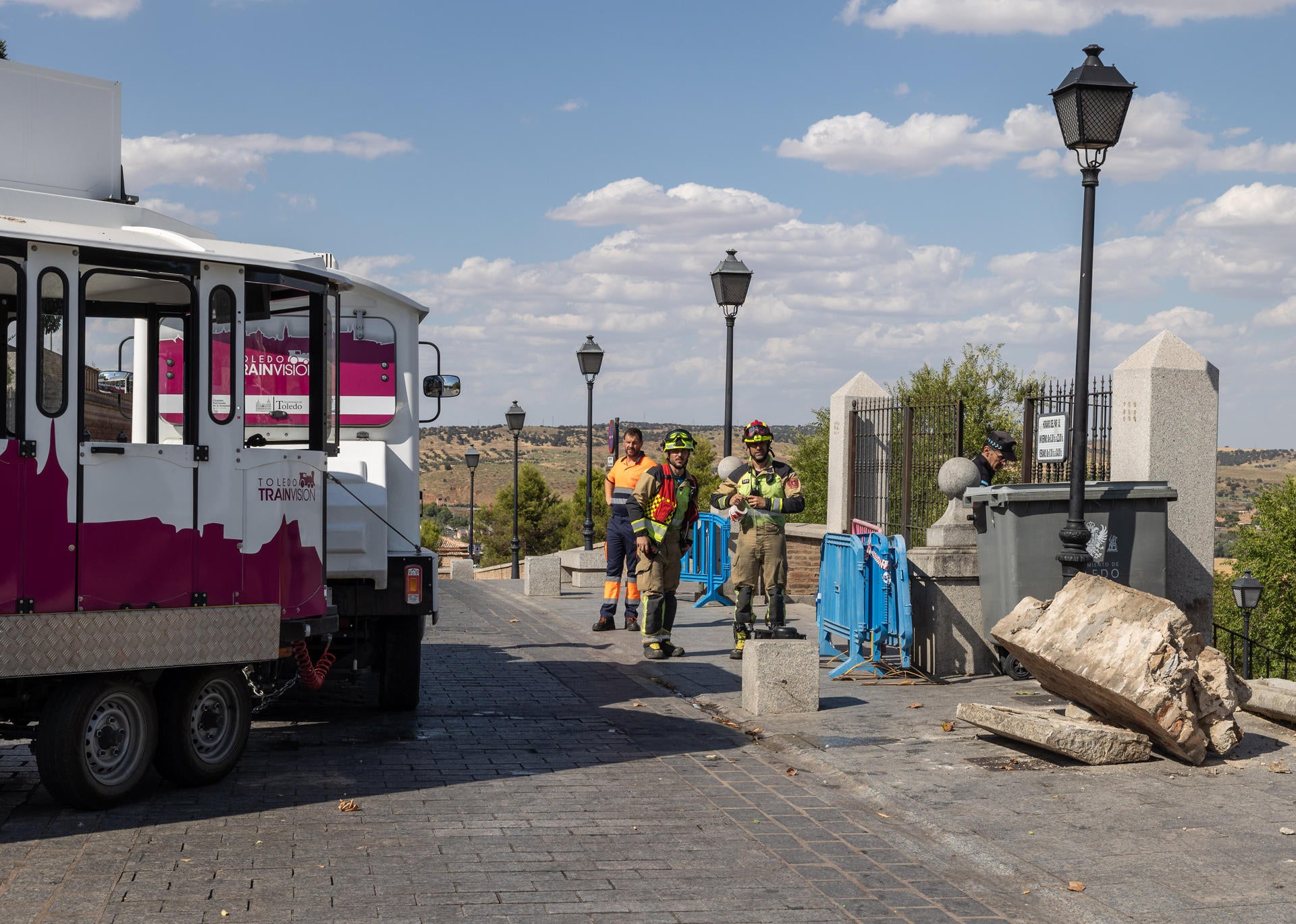 Un tren turístico vacío y sin conductor se pone en marcha y atropella a un hombre en Toledo Un tren turístico vacío y sin conductor se pone en marcha y atropella a un hombre en Toledo