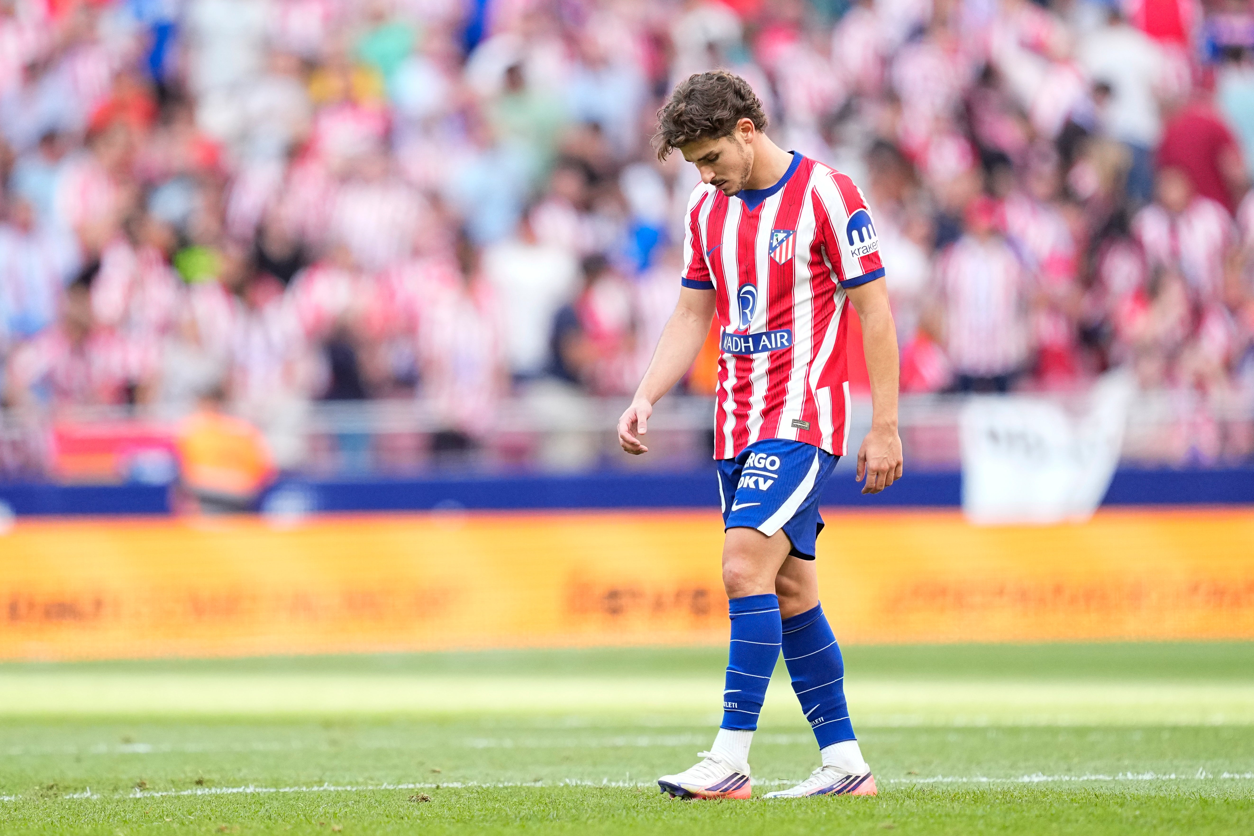 Simeone, sobre la salida en solitario de Julián Álvarez tras el partido: "La decisión fue del club" Simeone, sobre la salida en solitario de Julián Álvarez tras el partido: "La decisión fue del club"