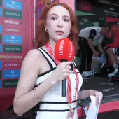 La Vuelta pone límites a la influencer Erola Jones tras sus polémicas entrevistas a los ciclistas / La Vuelta La Vuelta pone límites a la influencer Erola Jones tras sus polémicas entrevistas a los ciclistas / La Vuelta