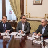 Carlos Cuerpo se reúne con Juan Jesús Vivas en Ceuta