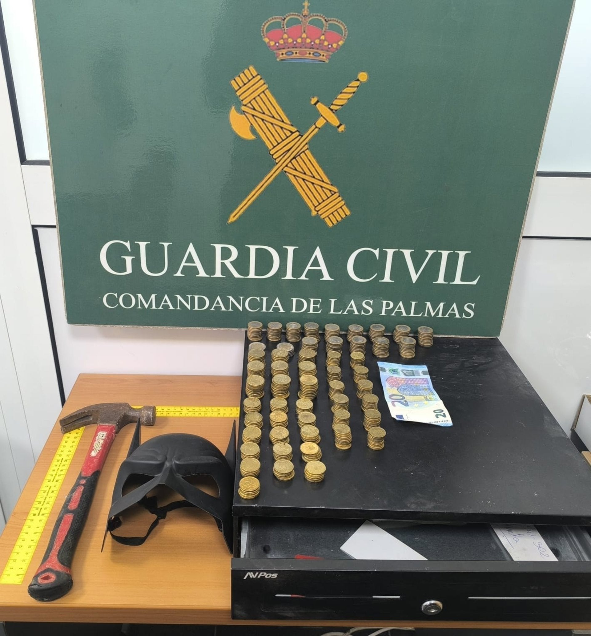 Material incautado por la Guardia Civil Material incautado por la Guardia Civil